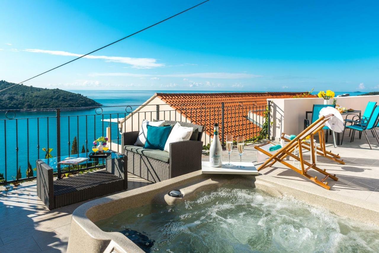 Sunshine With Hot Tub Apartment